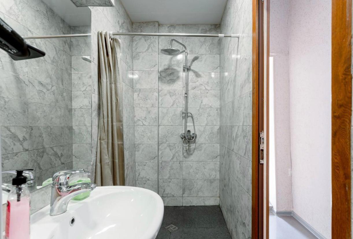 Central Location King Size Bed Tbilisi Exterior foto